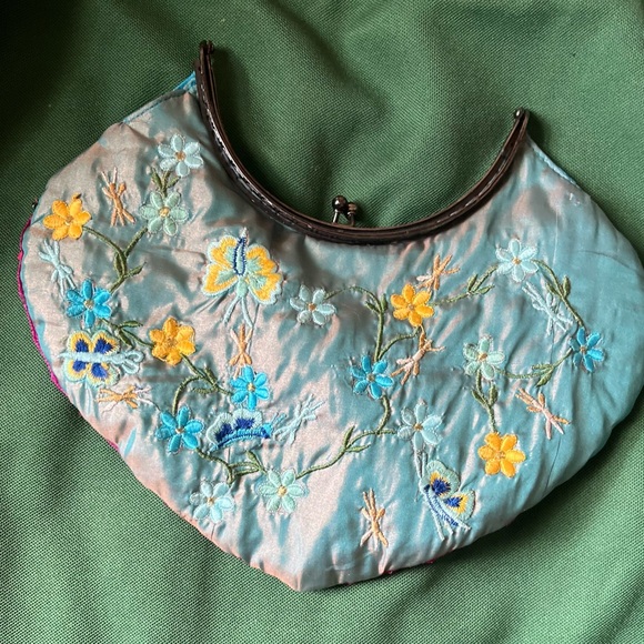 LAILA ROWE-VINTAGE EVENING CLUTCH/PURSE with ajustable HANDLE - Picture 9 of 10